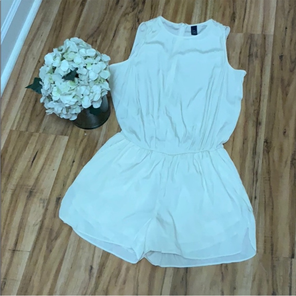 Women’s GAP Organic White Romper - size Small (NWOT)